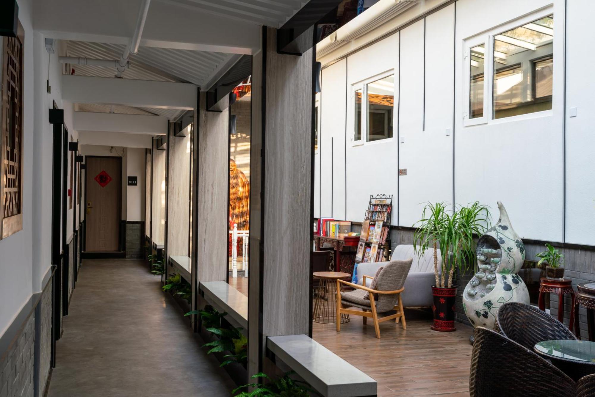 East Sacred Hotel ᴸᴱo---Foreign Accept---Tourism Service English-Speaking 丨 Near Tiananmen Forbidden City丨very Close To Metro Zhangzizhong And Beixinqiao 丨european Foot Ball English丨free Advance Tickets And Laundry Drying Service Coffee Snacks Peking Exteriör bild