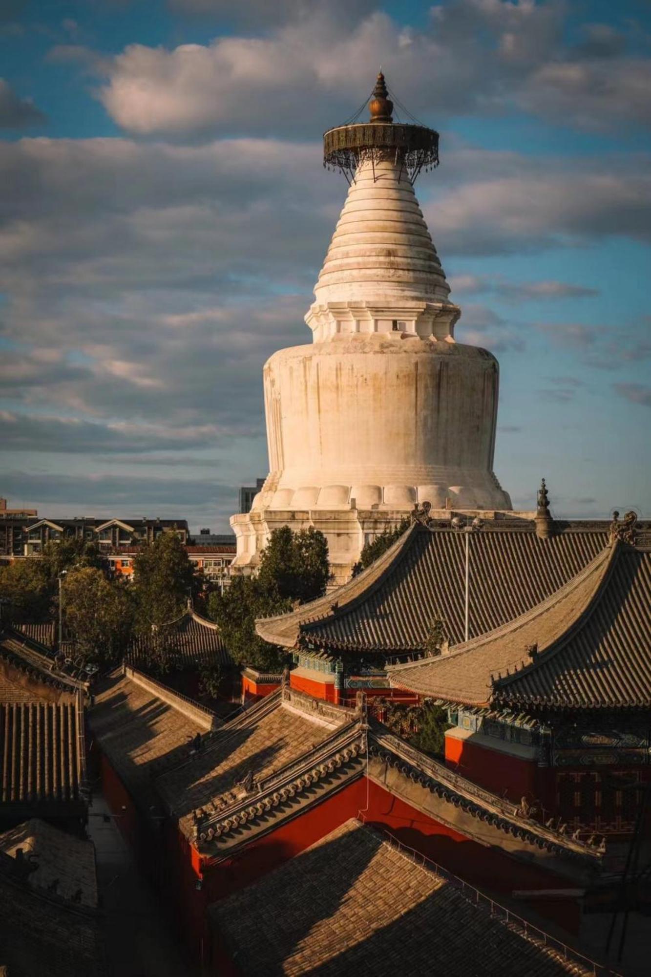 East Sacred Hotel ᴸᴱo---Foreign Accept---Tourism Service English-Speaking 丨 Near Tiananmen Forbidden City丨very Close To Metro Zhangzizhong And Beixinqiao 丨european Foot Ball English丨free Advance Tickets And Laundry Drying Service Coffee Snacks Peking Exteriör bild