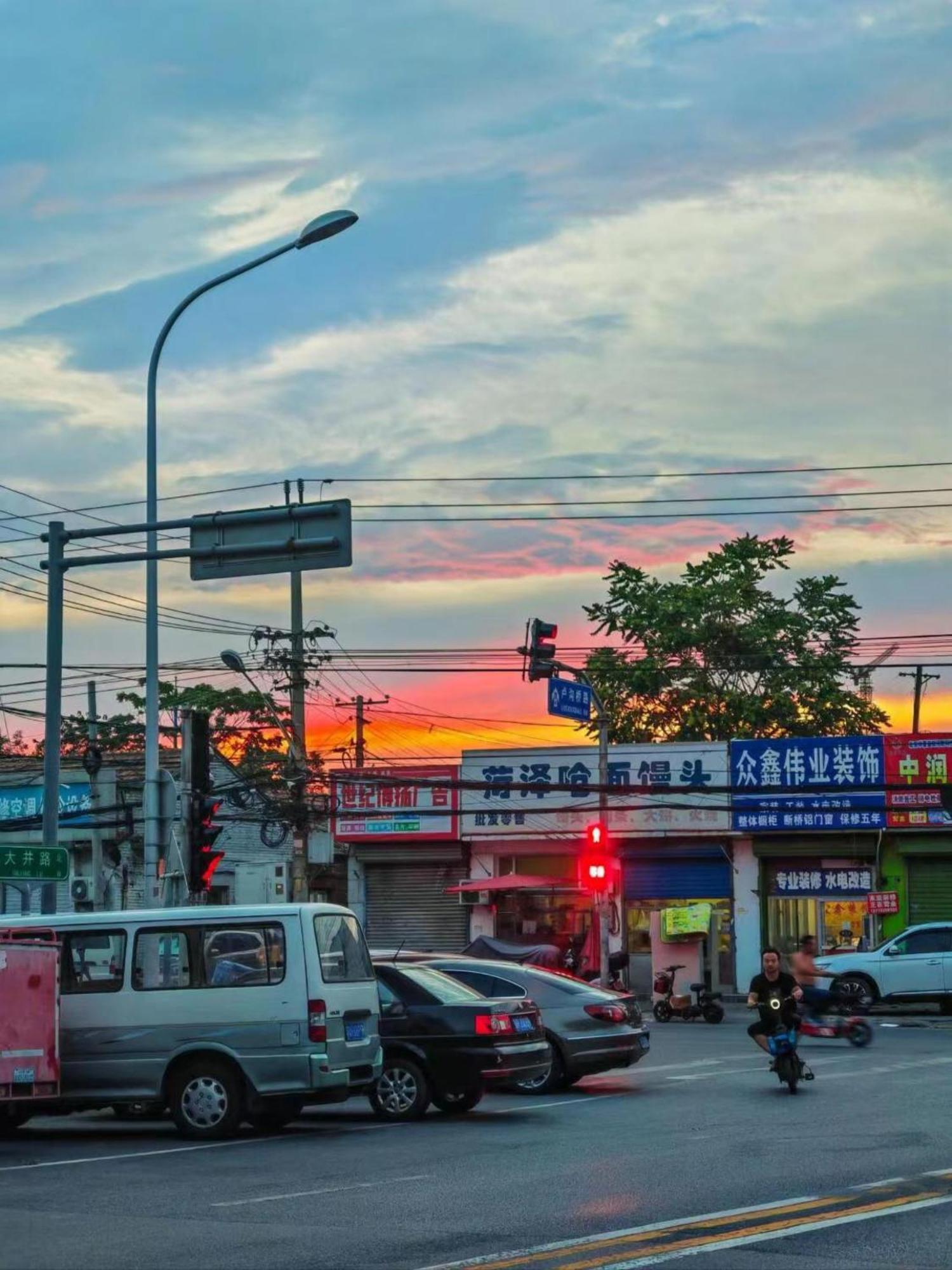 East Sacred Hotel ᴸᴱo---Foreign Accept---Tourism Service English-Speaking 丨 Near Tiananmen Forbidden City丨very Close To Metro Zhangzizhong And Beixinqiao 丨european Foot Ball English丨free Advance Tickets And Laundry Drying Service Coffee Snacks Peking Exteriör bild