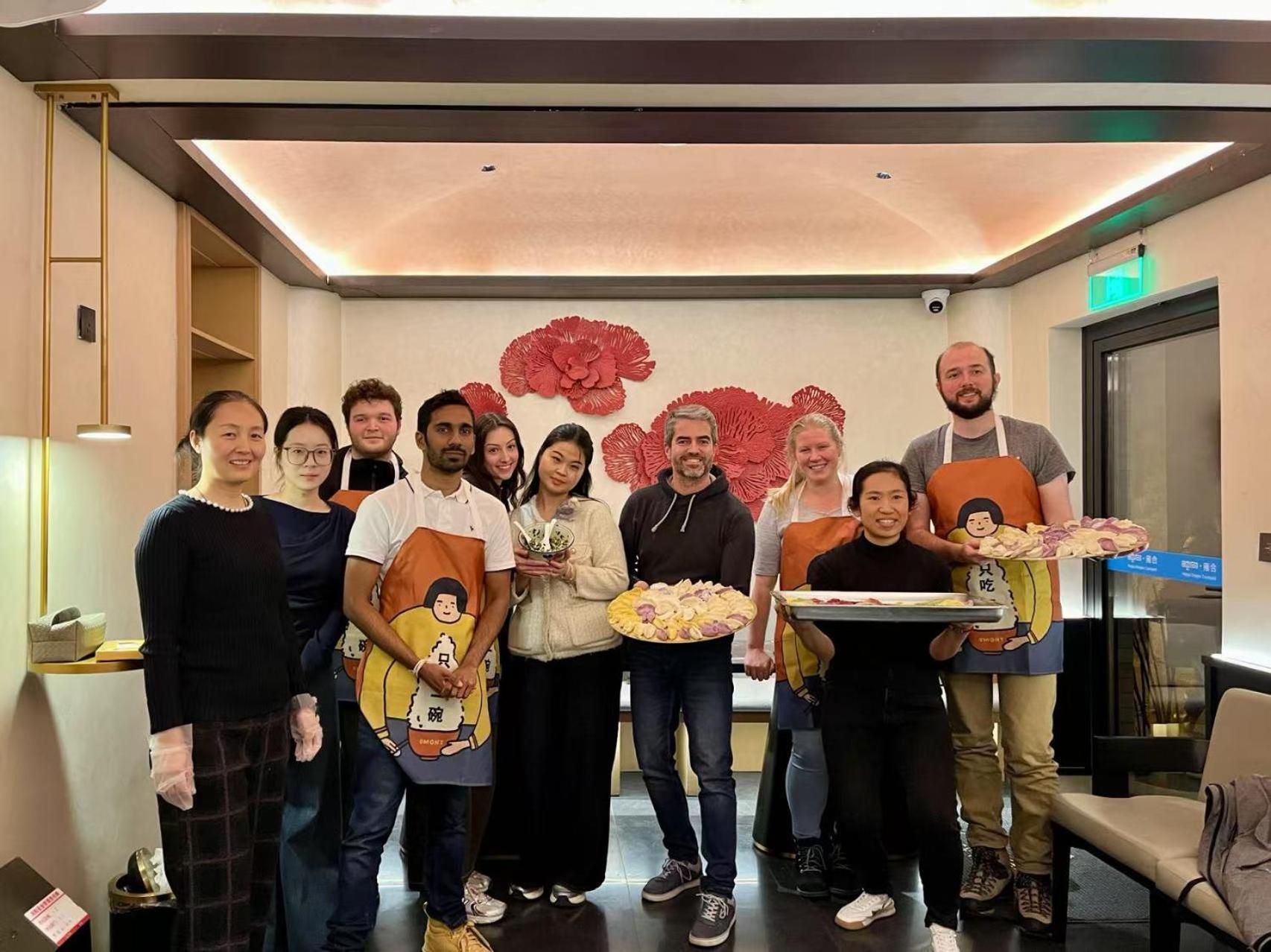 East Sacred Hotel ᴸᴱo---Foreign Accept---Tourism Service English-Speaking 丨 Near Tiananmen Forbidden City丨very Close To Metro Zhangzizhong And Beixinqiao 丨european Foot Ball English丨free Advance Tickets And Laundry Drying Service Coffee Snacks Peking Exteriör bild